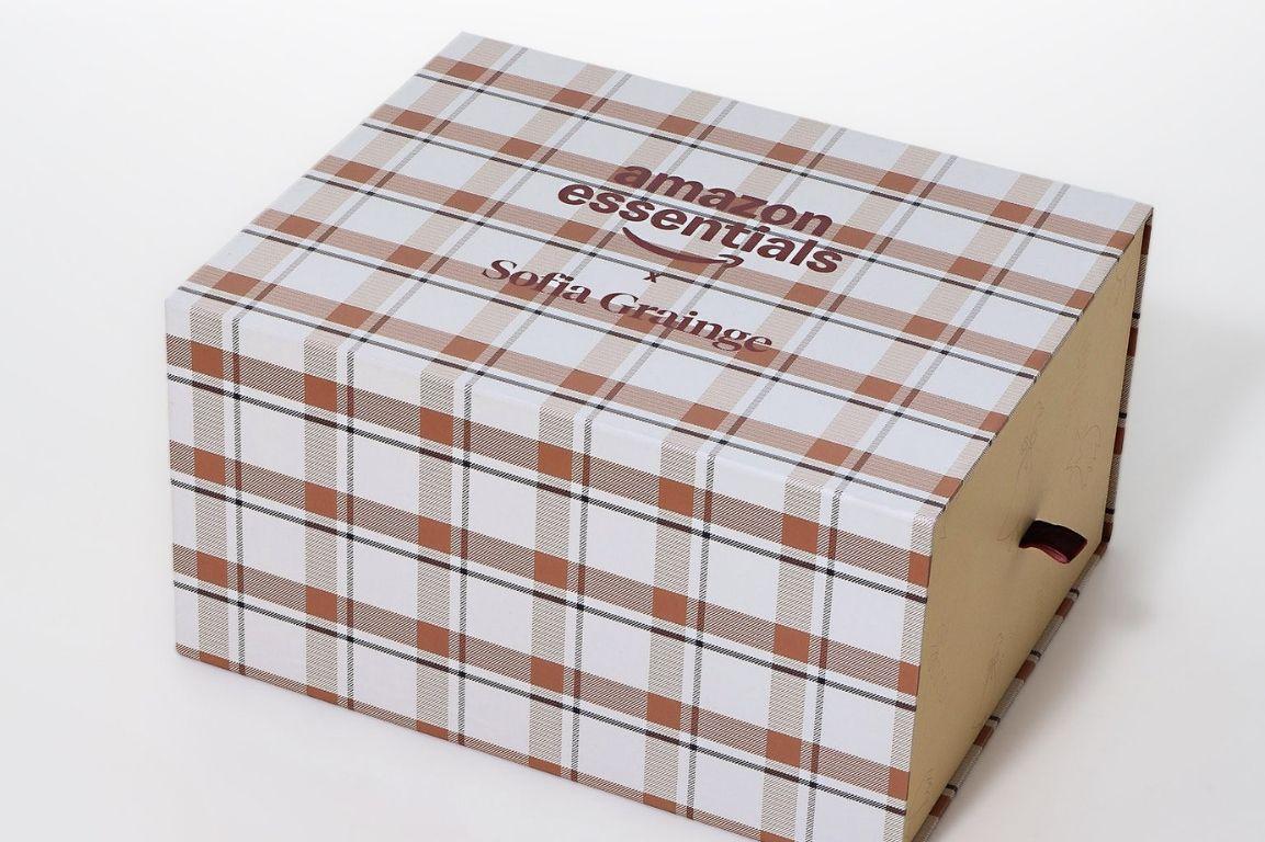 Sofia Grainge x Amazon Essentials Autumn/Winter 2025 Collection Amazon Influencer Program Holiday Gift Mailer