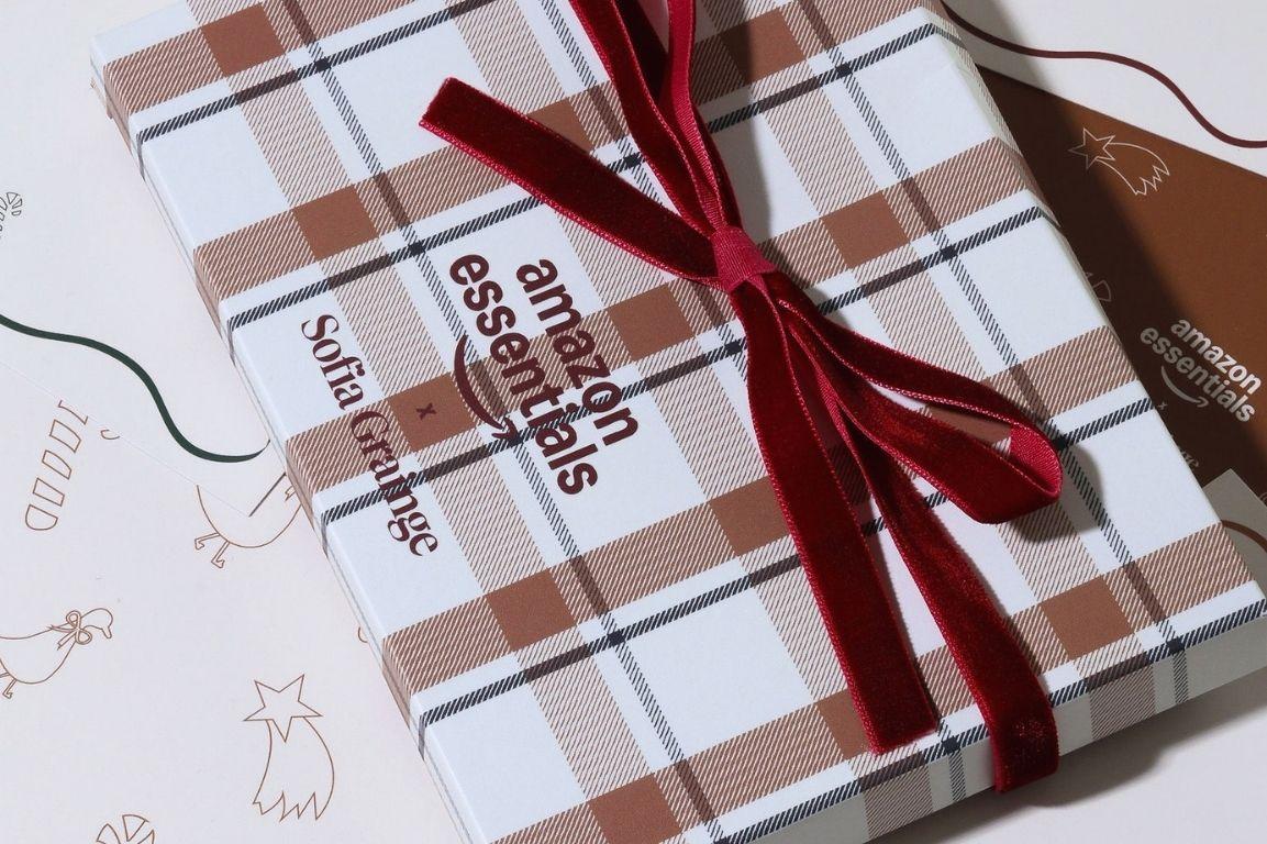 Sofia Grainge x Amazon Essentials Autumn/Winter 2025 Collection Amazon Influencer Program Holiday Gift Mailer