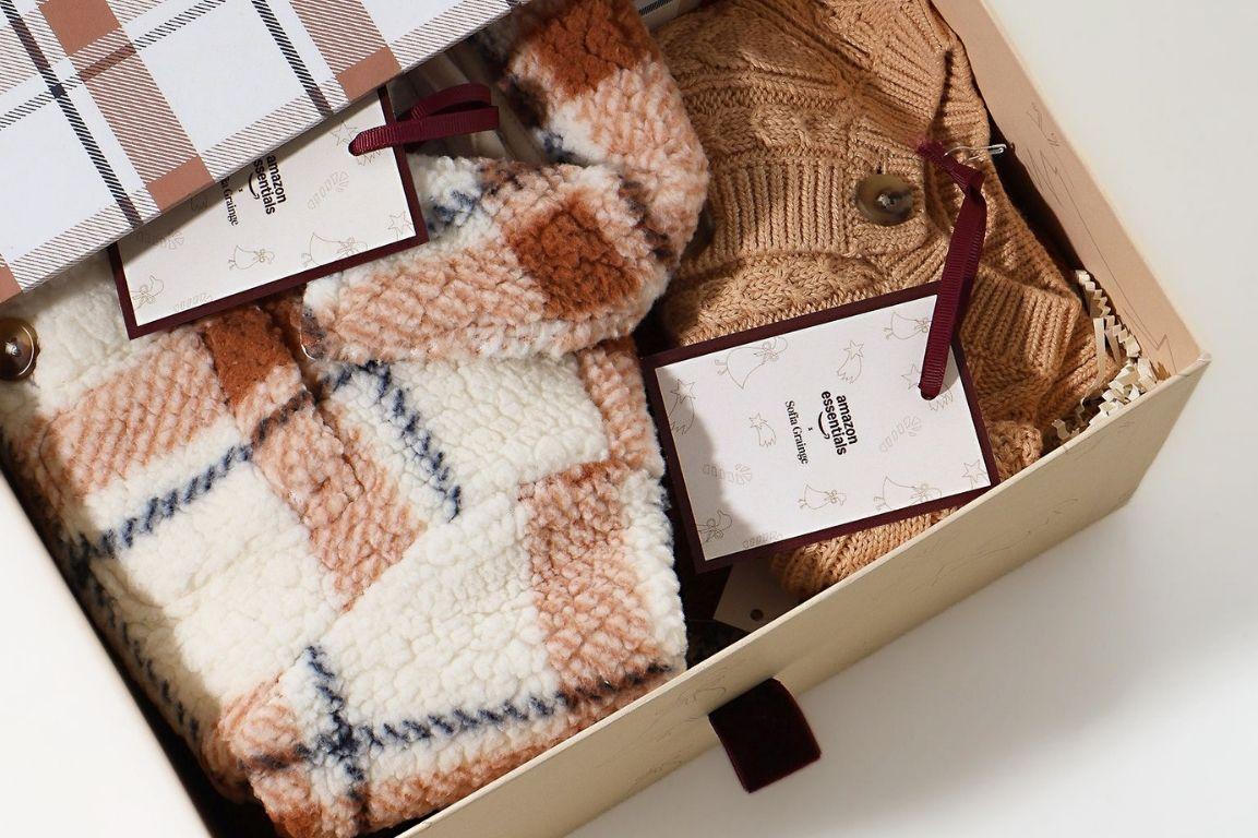 Sofia Grainge x Amazon Essentials Autumn/Winter 2025 Collection Amazon Influencer Program Holiday Gift Mailer