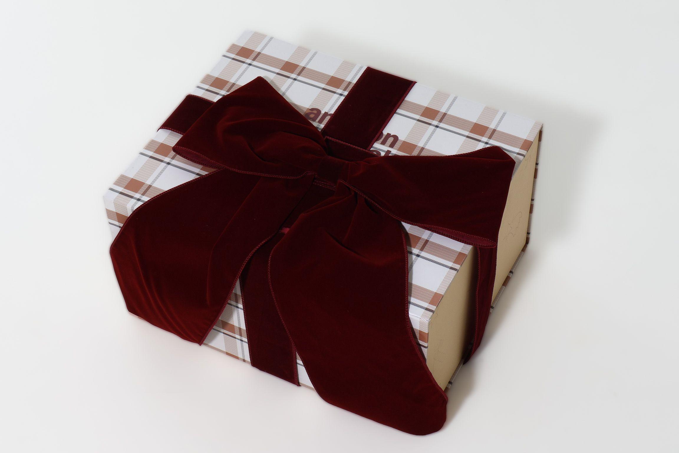 Sofia Grainge x Amazon Essentials Autumn/Winter 2025 Collection Amazon Influencer Program Holiday Gift Mailer