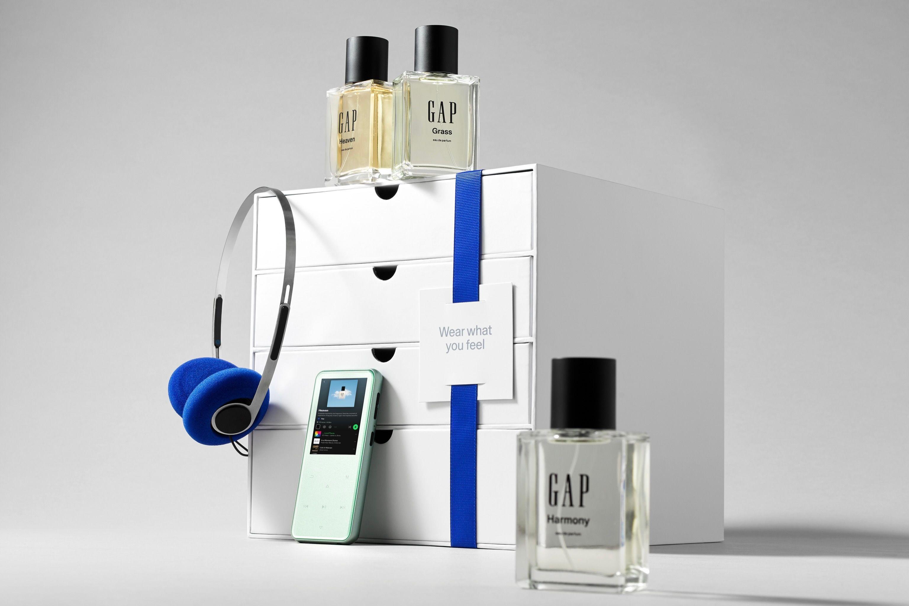gap fragrance mailer
